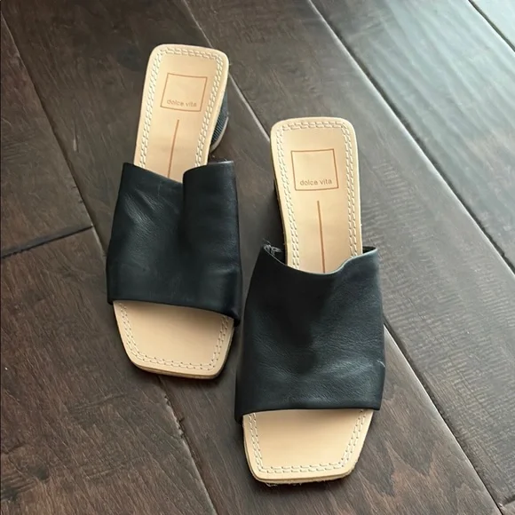 Dolce Vita Black Women's Sandals - Picture 3 of 6